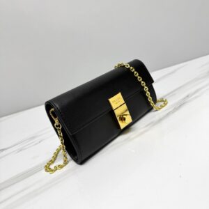 【AT10690】プラダ（Prada）高級チェーンウォレット、上品なファッションセンスを表現 | Prada