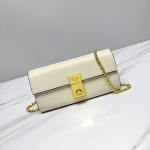 【AT10692】プラダ エレガントな都会の女性向け象牙色レザーチェーンバッグ | Prada Italy
