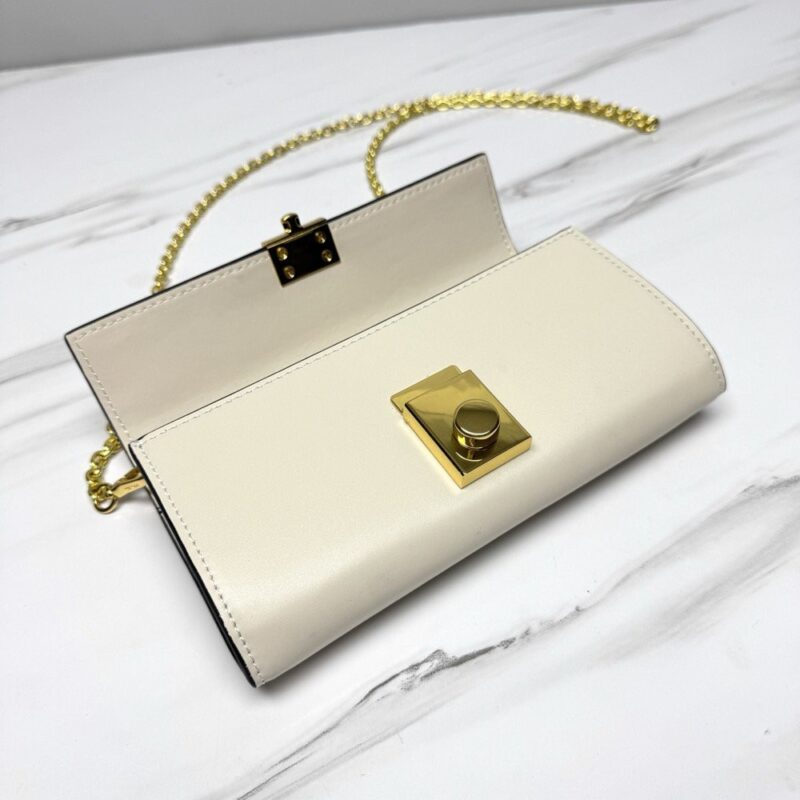 【AT10692】プラダ エレガントな都会の女性向け象牙色レザーチェーンバッグ | Prada Italy