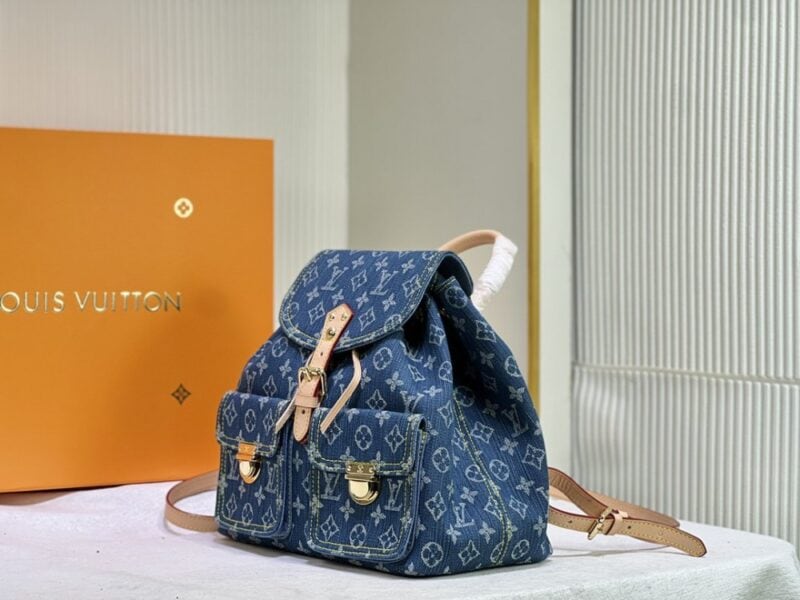 【AT10859】ルイ・ヴィトンのデニムブルーリュックサック - ファッションとレトロの融合 | Louis Vuitton Paris