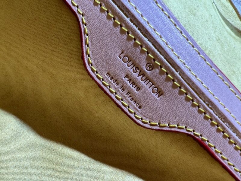 【AT10859】ルイ・ヴィトンのデニムブルーリュックサック - ファッションとレトロの融合 | Louis Vuitton Paris