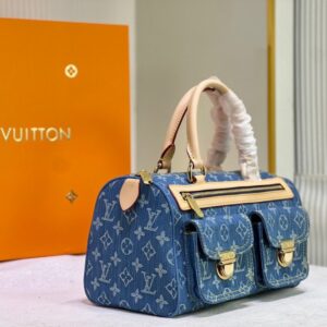 【AT10861】ルイ・ヴィトンのモノグラムデニムハンドバッグ - デニムとファッションの完璧な融合 | Louis Vuitton Malletier