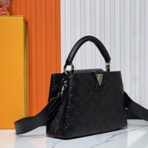 【AT10866】ルイ・ヴィトン Capucinesミニハンドバッグ- 贅沢なTaurillonレザー製、V字金属デザイン | Louis Vuitton Malletier