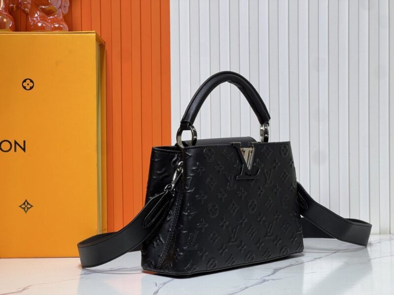 【AT10866】ルイ・ヴィトン Capucinesミニハンドバッグ- 贅沢なTaurillonレザー製、V字金属デザイン | Louis Vuitton Malletier