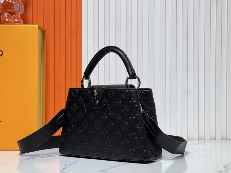 【AT10866】ルイ・ヴィトン Capucinesミニハンドバッグ- 贅沢なTaurillonレザー製、V字金属デザイン | Louis Vuitton Malletier