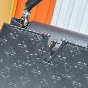 【AT10866】ルイ・ヴィトン Capucinesミニハンドバッグ- 贅沢なTaurillonレザー製、V字金属デザイン | Louis Vuitton Malletier