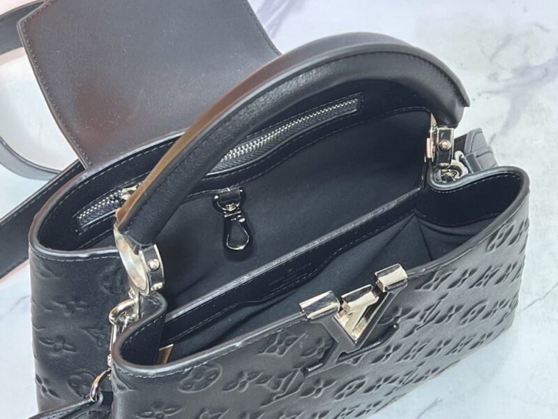 【AT10866】ルイ・ヴィトン Capucinesミニハンドバッグ- 贅沢なTaurillonレザー製、V字金属デザイン | Louis Vuitton Malletier