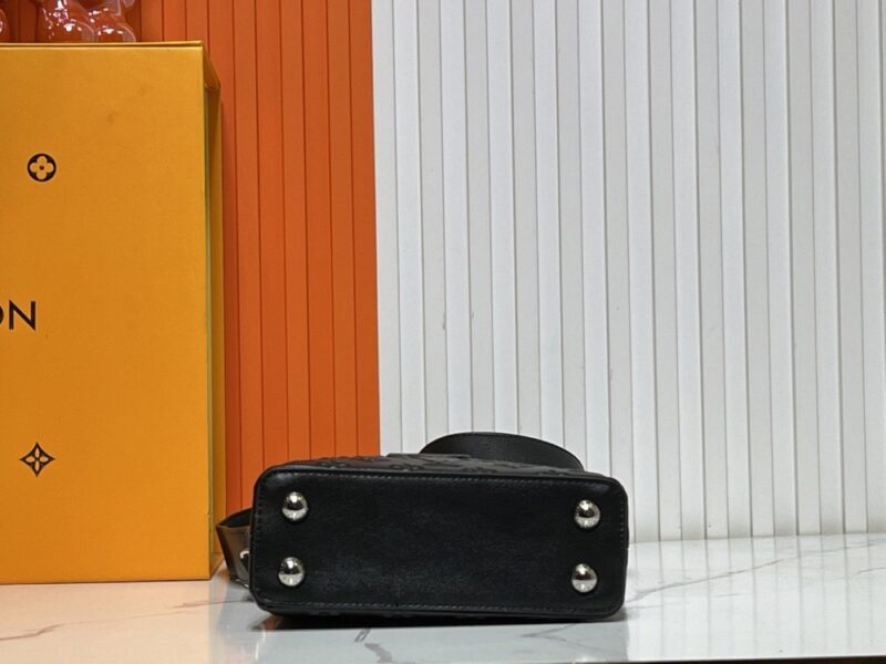 【AT10867】ルイ・ヴィトン タウリヨンレザー キャプシーヌミニハンドバッグ | Louis Vuitton