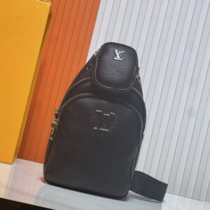 【AT10868】ルイ·ヴィトンの高級レザーチェストポーチ - 都市エリートのための贅沢なアクセサリー | Louis Vuitton Malletier