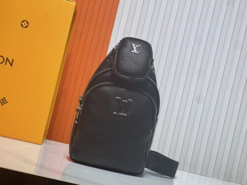 【AT10868】ルイ·ヴィトンの高級レザーチェストポーチ - 都市エリートのための贅沢なアクセサリー | Louis Vuitton Malletier