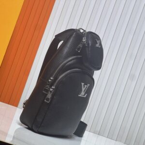 【AT10868】ルイ·ヴィトンの高級レザーチェストポーチ - 都市エリートのための贅沢なアクセサリー | Louis Vuitton Malletier