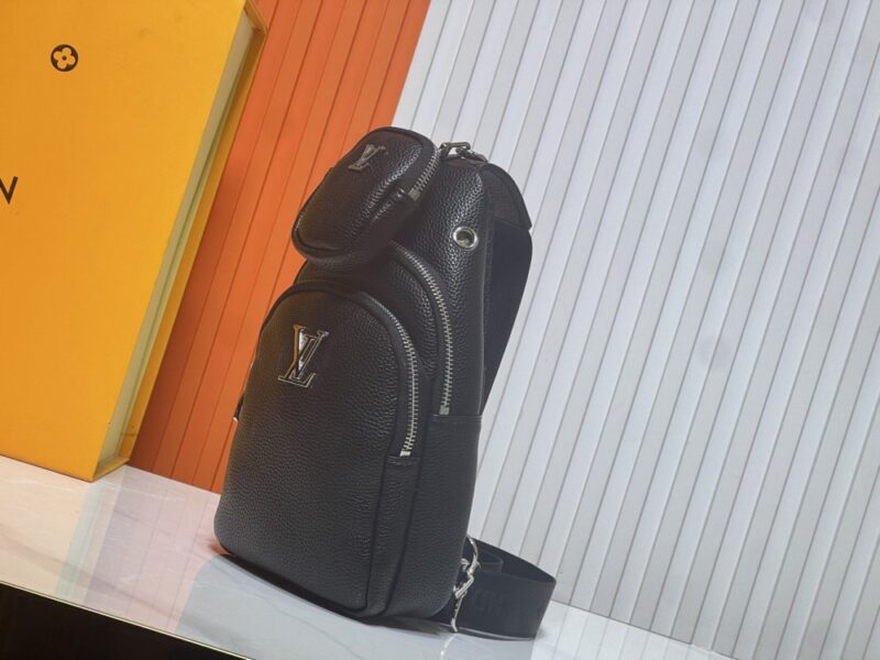 【AT10868】ルイ·ヴィトンの高級レザーチェストポーチ - 都市エリートのための贅沢なアクセサリー | Louis Vuitton Malletier