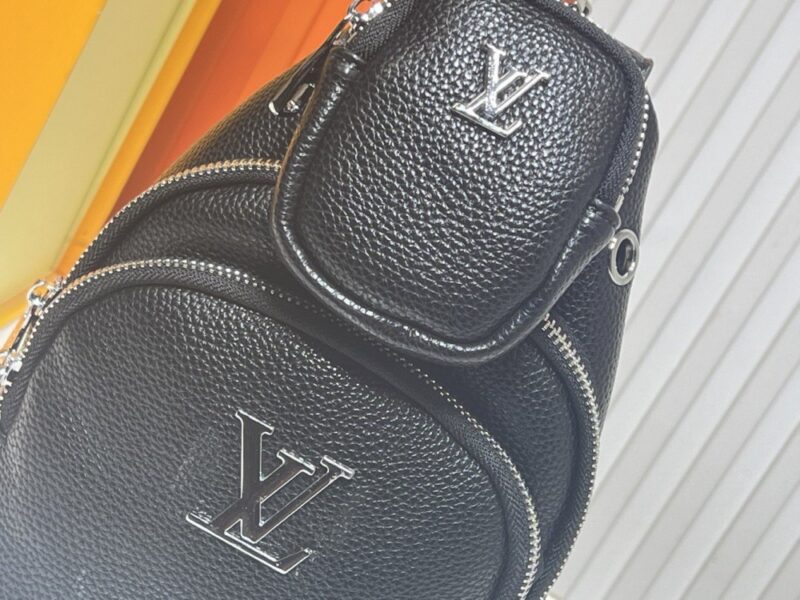 【AT10868】ルイ·ヴィトンの高級レザーチェストポーチ - 都市エリートのための贅沢なアクセサリー | Louis Vuitton Malletier