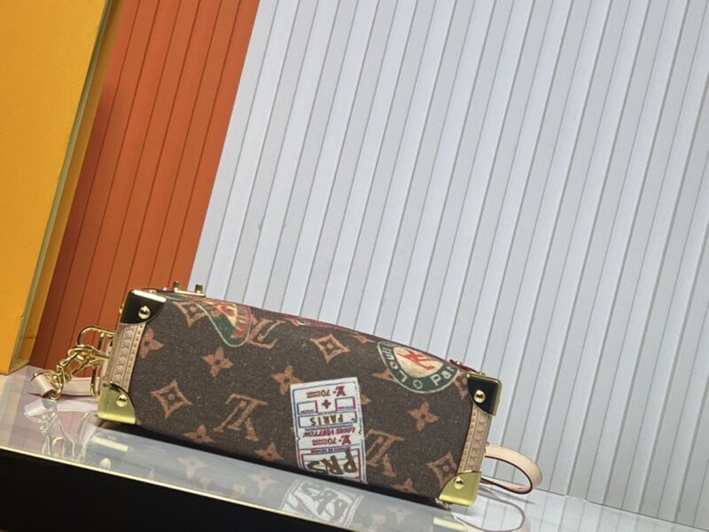 【AT10874】ルイ・ヴィトンのクラシックなハードトランクハンドバッグ - 豪華な旅行風スタイル | LV