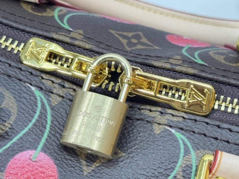 【AT10880】サクラ柄デザインのクラシックなNano Speedyハンドバッグ | Louis Vuitton