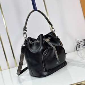 【AT10881】ルイ・ヴィトン ゴールドラムスキン バケツバッグ LV Vibeシリーズからのインスピレーションを活かした高級ブラックラムスキンバッグ | Louis Vuitton