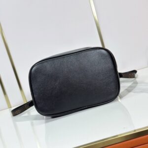 【AT10881】ルイ・ヴィトン ゴールドラムスキン バケツバッグ LV Vibeシリーズからのインスピレーションを活かした高級ブラックラムスキンバッグ | Louis Vuitton