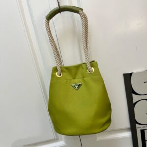 【AT10883】プラダPrada ナイロン素材 バケツバッグ 都会的なファッション おしゃれで実用的なアイテム | Prada