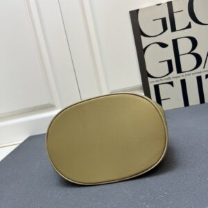 【AT10885】プラダの高級リュックバッグ - 典雅な贅沢さとエレガンスを追求する女性に最適 | Prada Milano