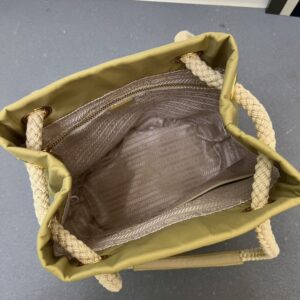 【AT10885】プラダの高級リュックバッグ - 典雅な贅沢さとエレガンスを追求する女性に最適 | Prada Milano