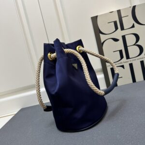【AT10887】Prada（プラダ）Re-Nylonシリーズ ハンドバッグ - 都会の贅沢なファッションアイテム | Prada Milano