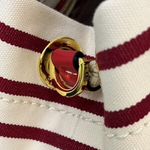【AT10889】プラダ クラシックなマリンスタイルバケツバッグ、白赤ストライプ、ナイロンと小牛革製、大容量 | Prada Italy