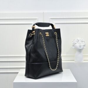 【AT10892】Chanel クラシックなダイヤ型牛革トートバッグ - ゴールドチェーン付き | Chanel Paris