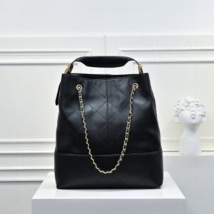 【AT10892】Chanel クラシックなダイヤ型牛革トートバッグ - ゴールドチェーン付き | Chanel Paris