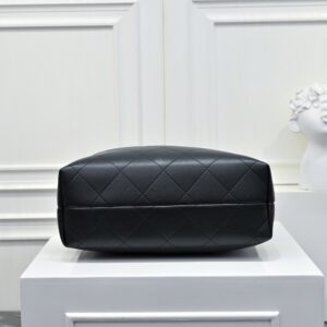 【AT10892】Chanel クラシックなダイヤ型牛革トートバッグ - ゴールドチェーン付き | Chanel Paris