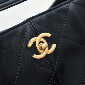 【AT10892】Chanel クラシックなダイヤ型牛革トートバッグ - ゴールドチェーン付き | Chanel Paris