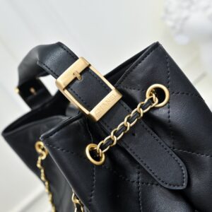 【AT10892】Chanel クラシックなダイヤ型牛革トートバッグ - ゴールドチェーン付き | Chanel Paris