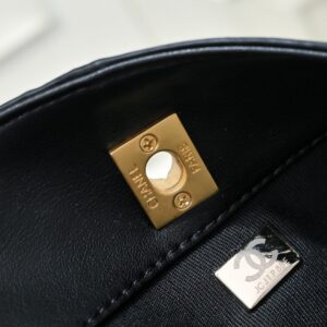 【AT10892】Chanel クラシックなダイヤ型牛革トートバッグ - ゴールドチェーン付き | Chanel Paris