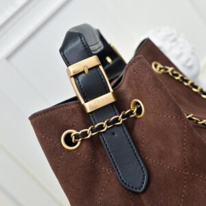 【AT11061】Chanel シャネルのクラシックトートバッグ、柔らかなエスパドリーユ素材と都会的な高級感 | Chanel Paris