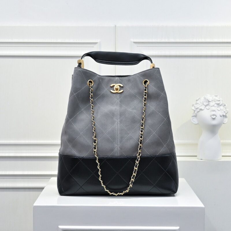 【AT11062】シャネル CHANEL ジャガー素材 二色使い ダイヤモンドパターントートバッグ | Chanel