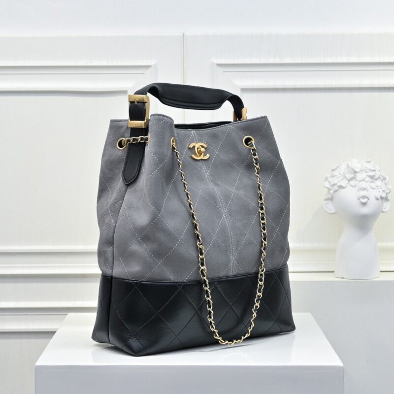 【AT11062】シャネル CHANEL ジャガー素材 二色使い ダイヤモンドパターントートバッグ | Chanel