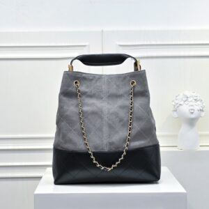 【AT11062】シャネル CHANEL ジャガー素材 二色使い ダイヤモンドパターントートバッグ | Chanel