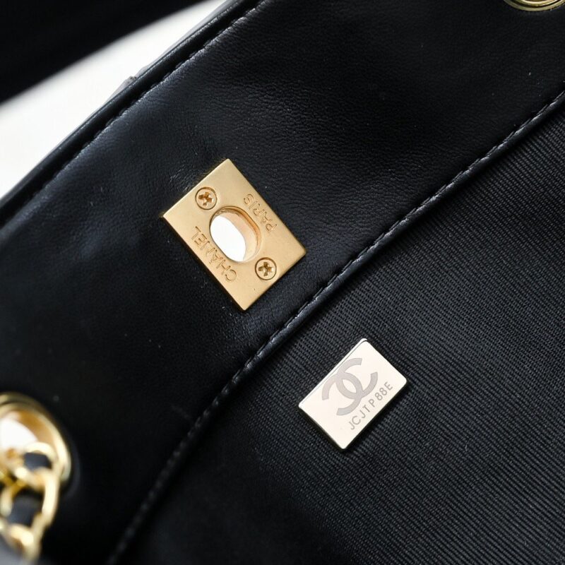【AT11062】シャネル CHANEL ジャガー素材 二色使い ダイヤモンドパターントートバッグ | Chanel