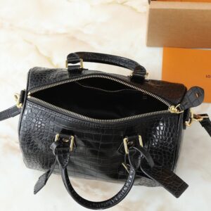 【AT11063】高級クロコ型押し牛革ハンドバッグ - Elegant Croco Leather Handbag | Louis Vuitton Paris