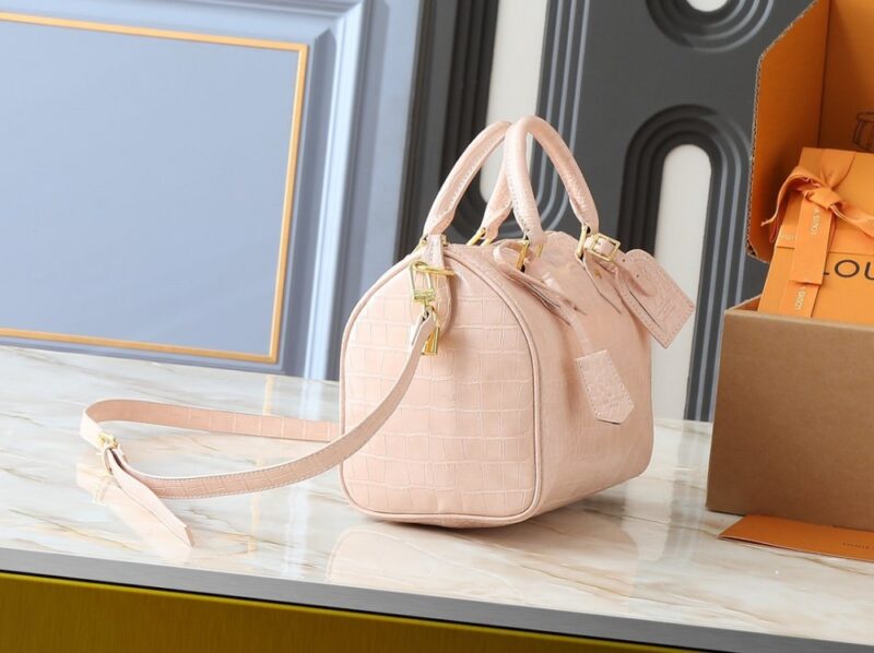 【AT11066】ルイ・ヴィトン モノグラムエンボス加工 クロコダイル柄 牛革 ハンドバッグ 25cm | Louis Vuitton