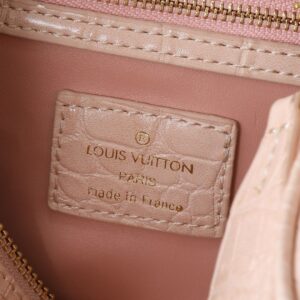 【AT11066】ルイ・ヴィトン モノグラムエンボス加工 クロコダイル柄 牛革 ハンドバッグ 25cm | Louis Vuitton