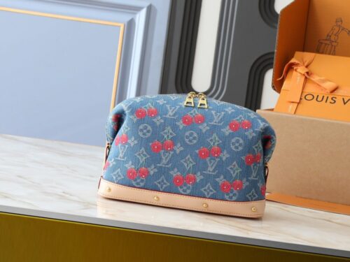 【AT11071】ルイ・ヴィトン × 村上隆  デニムチェリー刺繍大型ポーチ | Louis Vuitton Malletier