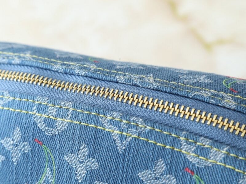 【AT11071】ルイ・ヴィトン × 村上隆  デニムチェリー刺繍大型ポーチ | Louis Vuitton Malletier