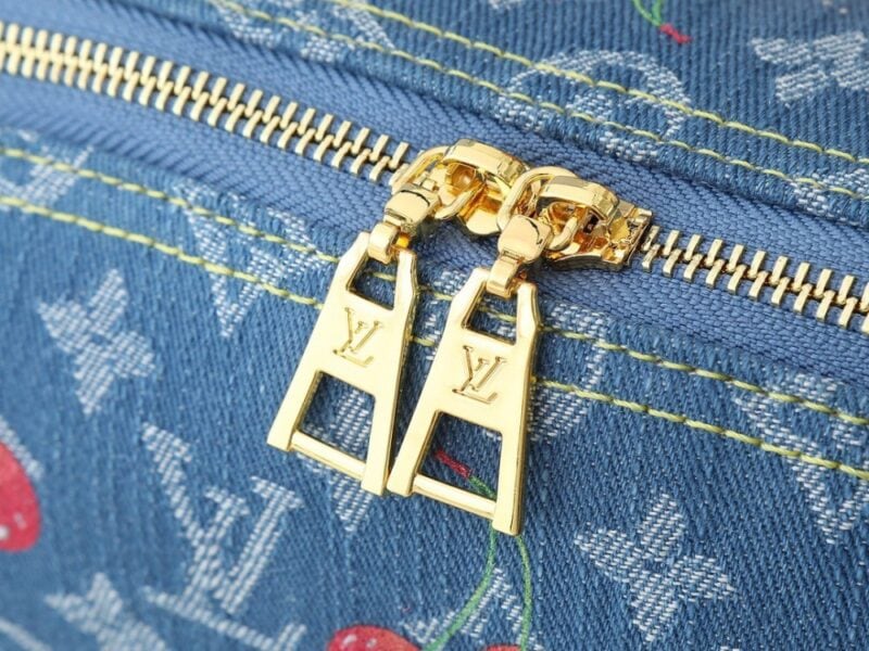 【AT11071】ルイ・ヴィトン × 村上隆  デニムチェリー刺繍大型ポーチ | Louis Vuitton Malletier