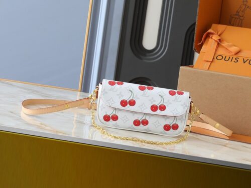【AT11072】ルイ・ヴィトン チェリーチェーンバッグ | チェリー柄エレガントなレザーバッグ | Louis Vuitton