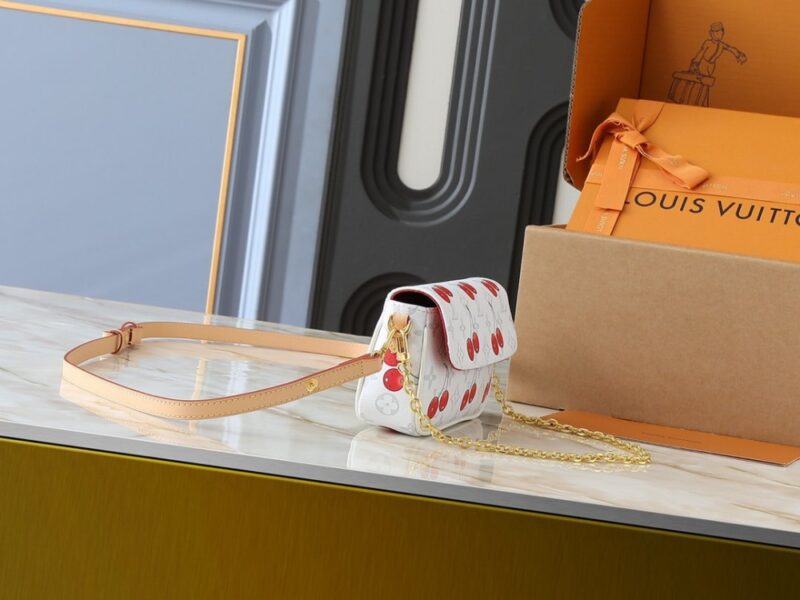 【AT11072】ルイ・ヴィトン チェリーチェーンバッグ | チェリー柄エレガントなレザーバッグ | Louis Vuitton