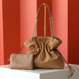【AT11073】サンローランのスエードショッピングバッグ： クラシックなエレガンスと柔らかな質感を融合 | Saint Laurent Paris
