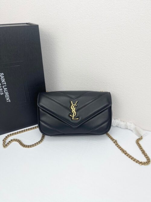 【AT11081】Saint LaurentのラムスキンミニLOULOUチェーンバッグ - 高級ラムスキン素材、YSLロゴ、多彩な着用方法 | Saint Laurent