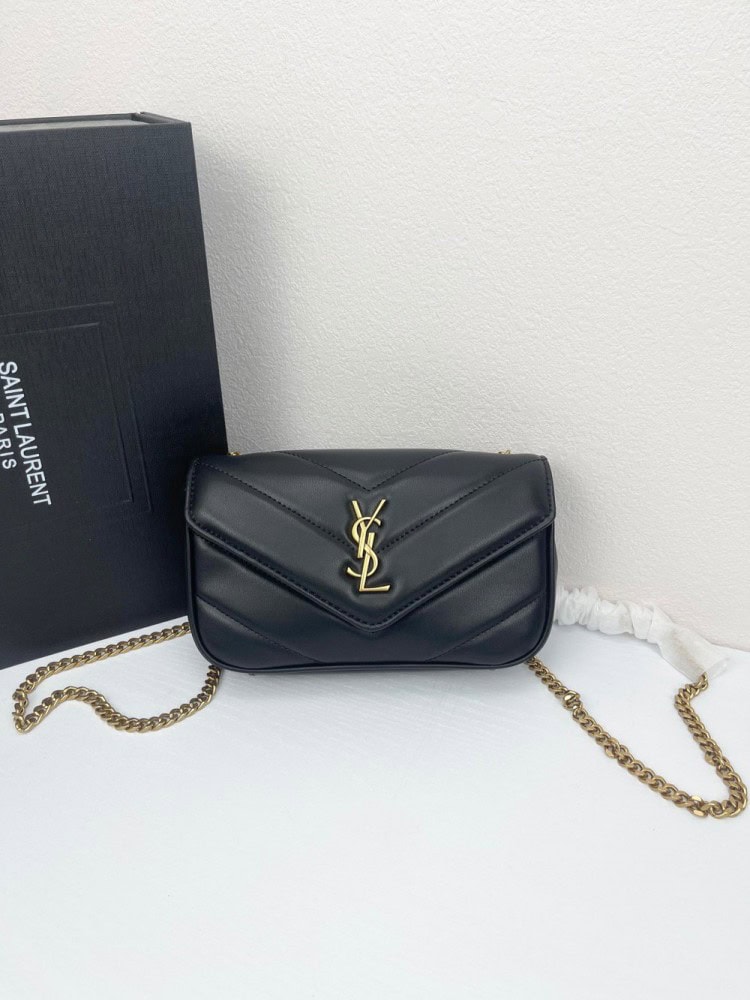 【AT11081】Saint LaurentのラムスキンミニLOULOUチェーンバッグ - 高級ラムスキン素材、YSLロゴ、多彩な着用方法 | Saint Laurent