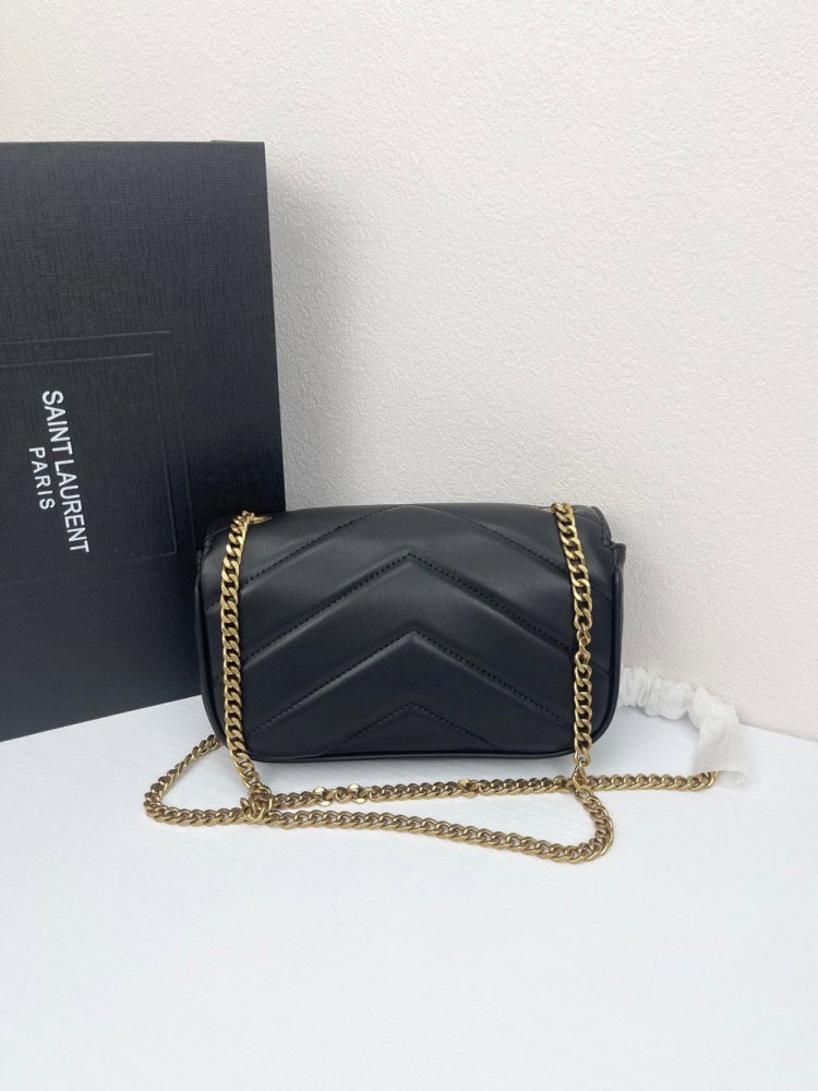 【AT11081】Saint LaurentのラムスキンミニLOULOUチェーンバッグ - 高級ラムスキン素材、YSLロゴ、多彩な着用方法 | Saint Laurent