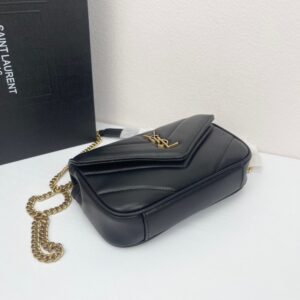 【AT11081】Saint LaurentのラムスキンミニLOULOUチェーンバッグ - 高級ラムスキン素材、YSLロゴ、多彩な着用方法 | Saint Laurent